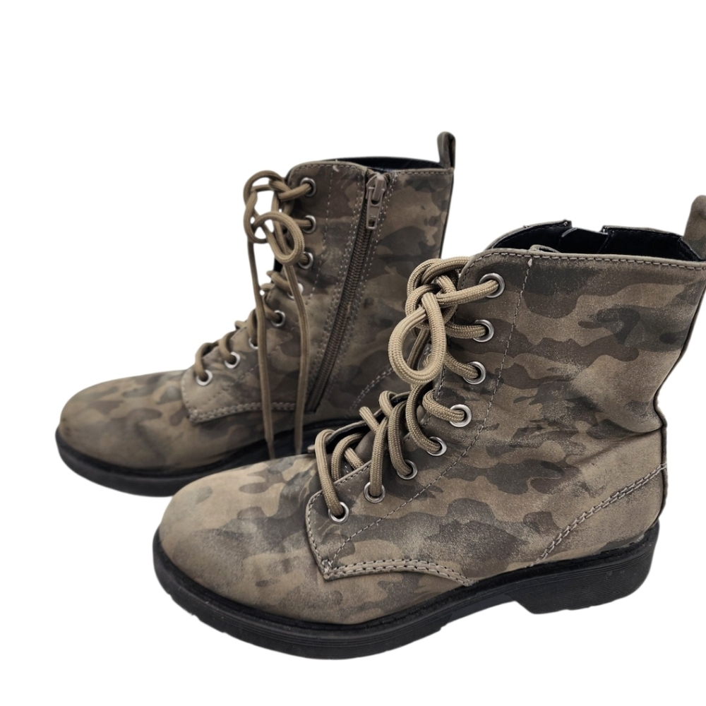 Time & Tru🥾Memory Foam Camouflage Lace-Up Boots Size 6
